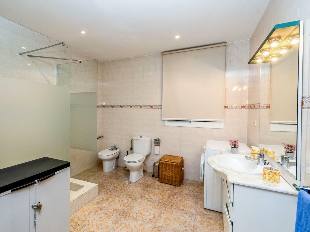 Apartment Camp Nou- Travessera De Les Corts By Interhome Βαρκελώνη Εξωτερικό φωτογραφία