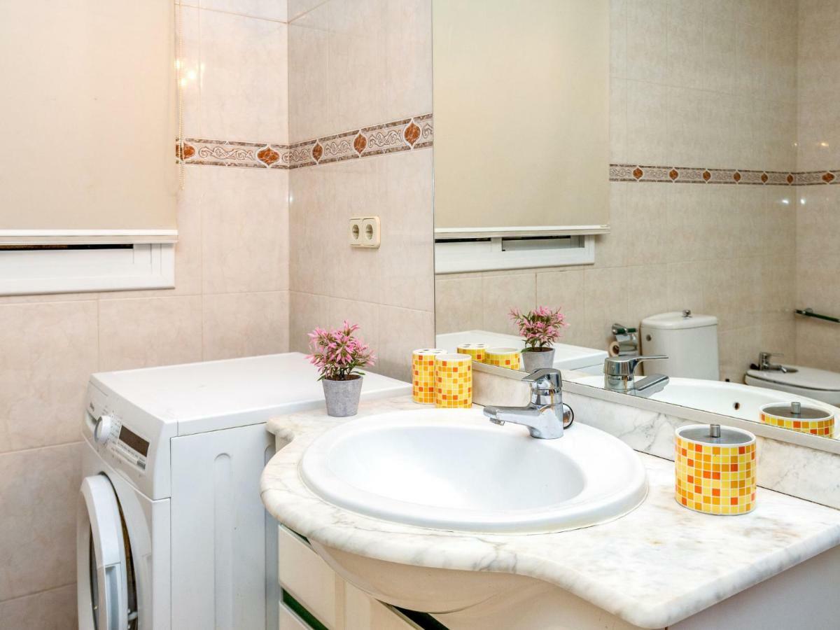 Apartment Camp Nou- Travessera De Les Corts By Interhome Βαρκελώνη Εξωτερικό φωτογραφία